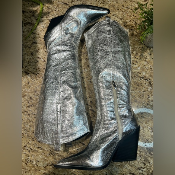 PrettyLittleThing SILVER METALLIC WESTERN POINTED WEDGE HEELED KNEE BOOTS 9 - Picture 8 of 14